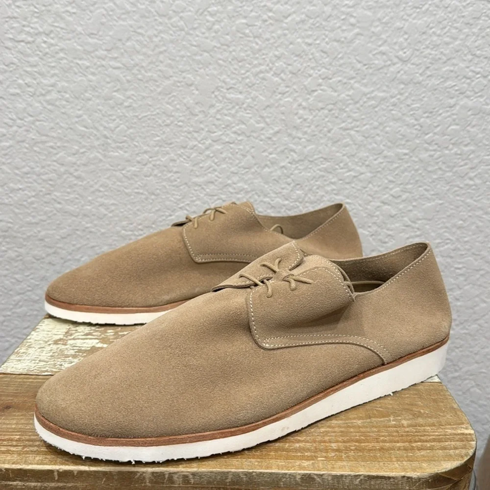 Nisolo Travel Derby Shoe In Stone Size 9.5